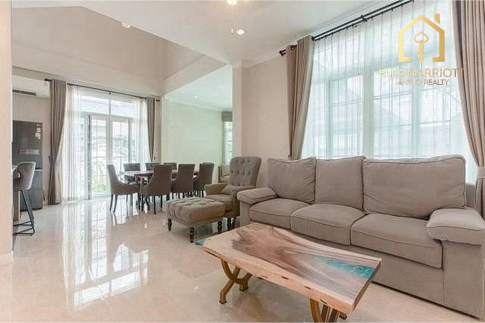 5-Bedroom Villa at Fantasia Villa 4 Bangna - 500m to MRT Sri Iam 3