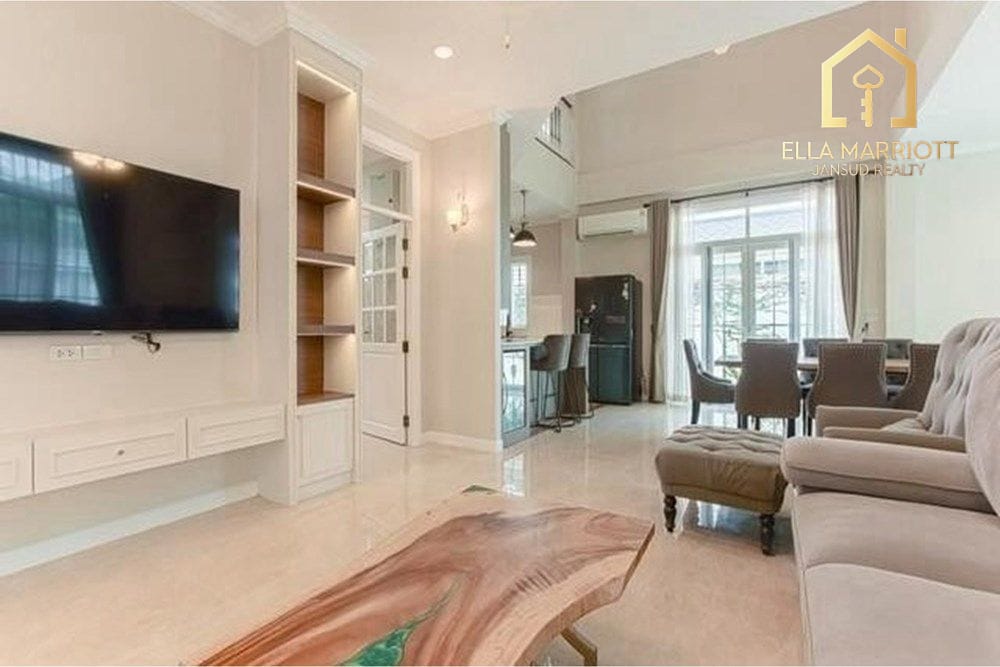 5-Bedroom Villa at Fantasia Villa 4 Bangna - 500m to MRT Sri Iam 4