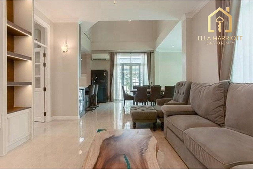5-Bedroom Villa at Fantasia Villa 4 Bangna - 500m to MRT Sri Iam 5