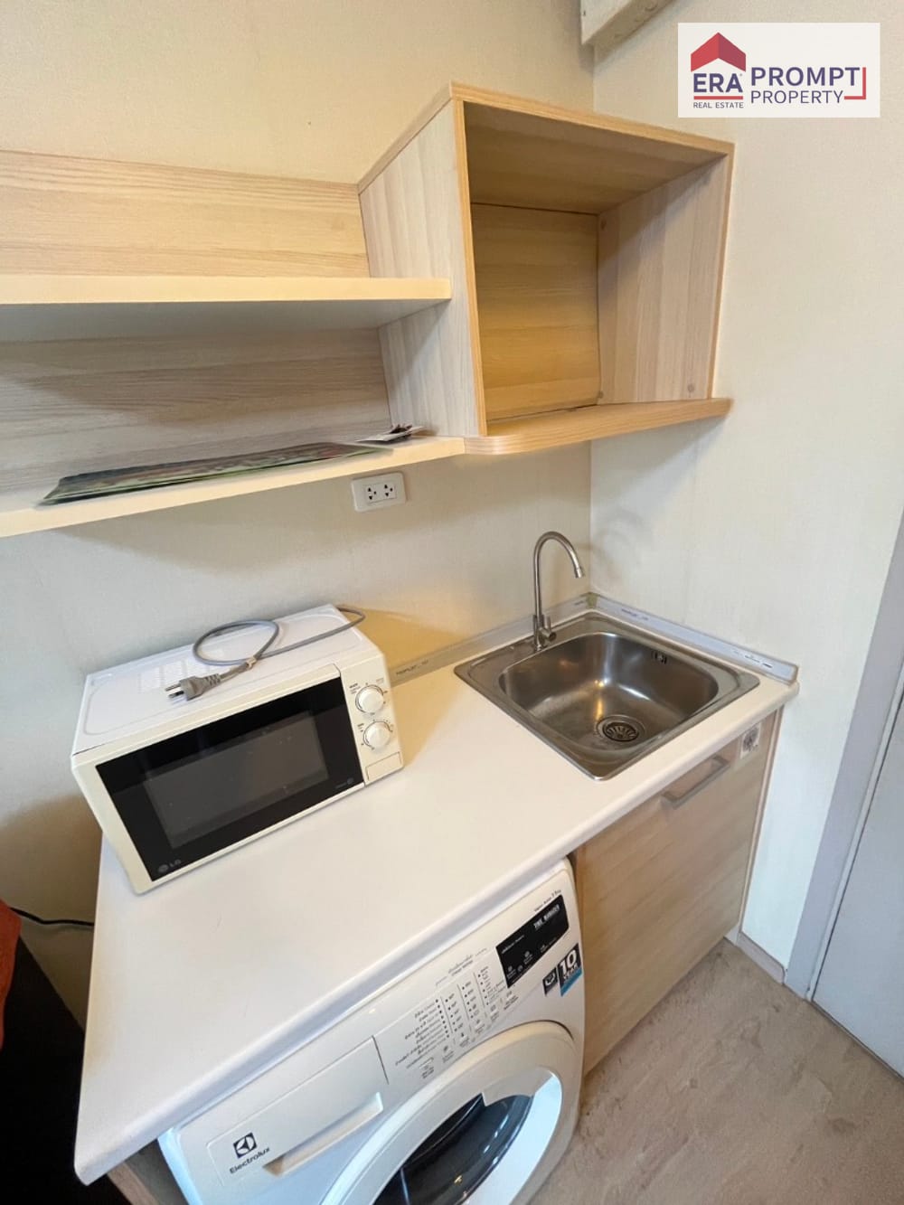 Condo for Sale: Elio Del Ray – Start your new life in a prime Sukhumvit 64 location. Beautiful, ready-to-move-in unit at an affordable price. Enjoy a peaceful atmosphere with full facilities for a simple yet fulfilling lifestyle. 11