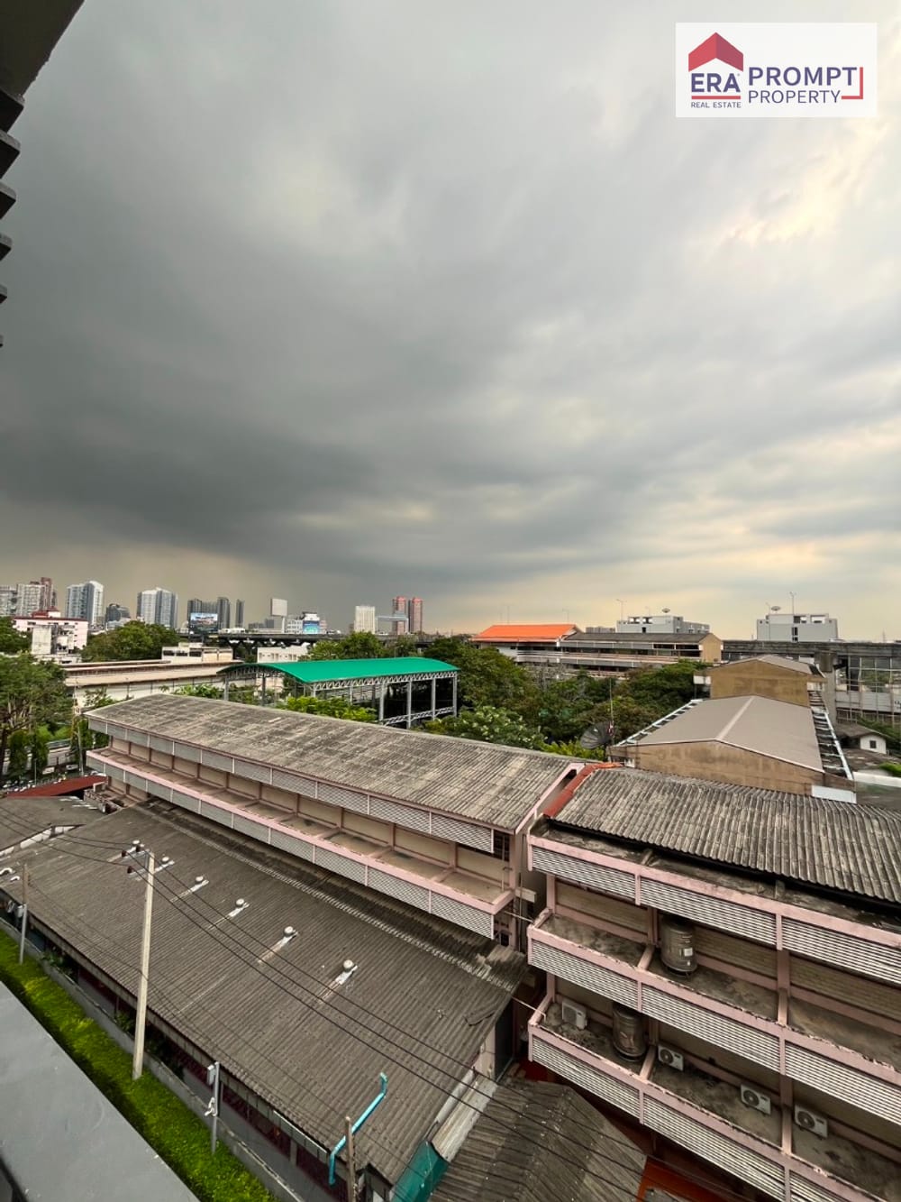 Condo for Sale: Elio Del Ray – Start your new life in a prime Sukhumvit 64 location. Beautiful, ready-to-move-in unit at an affordable price. Enjoy a peaceful atmosphere with full facilities for a simple yet fulfilling lifestyle. 17