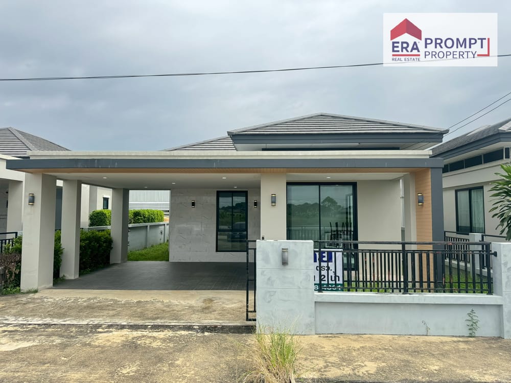 Property Code: Khlong Sam Wa -0001 ✨ Single-Storey Detached House for Sale – D House Project, Soi Pracharuamjai 57 A peaceful residential location with easy access, ideal for families seeking a move-in-ready home. Convenient to markets, shops, schools, a 1