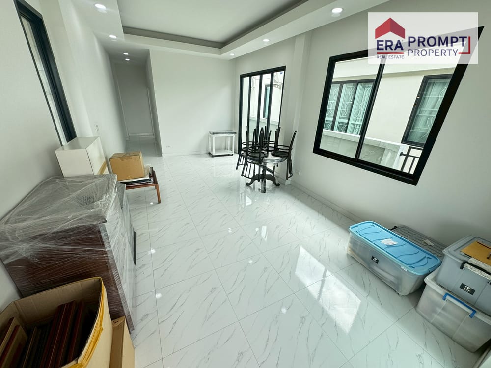 Property Code: Khlong Sam Wa -0001 ✨ Single-Storey Detached House for Sale – D House Project, Soi Pracharuamjai 57 A peaceful residential location with easy access, ideal for families seeking a move-in-ready home. Convenient to markets, shops, schools, a 3