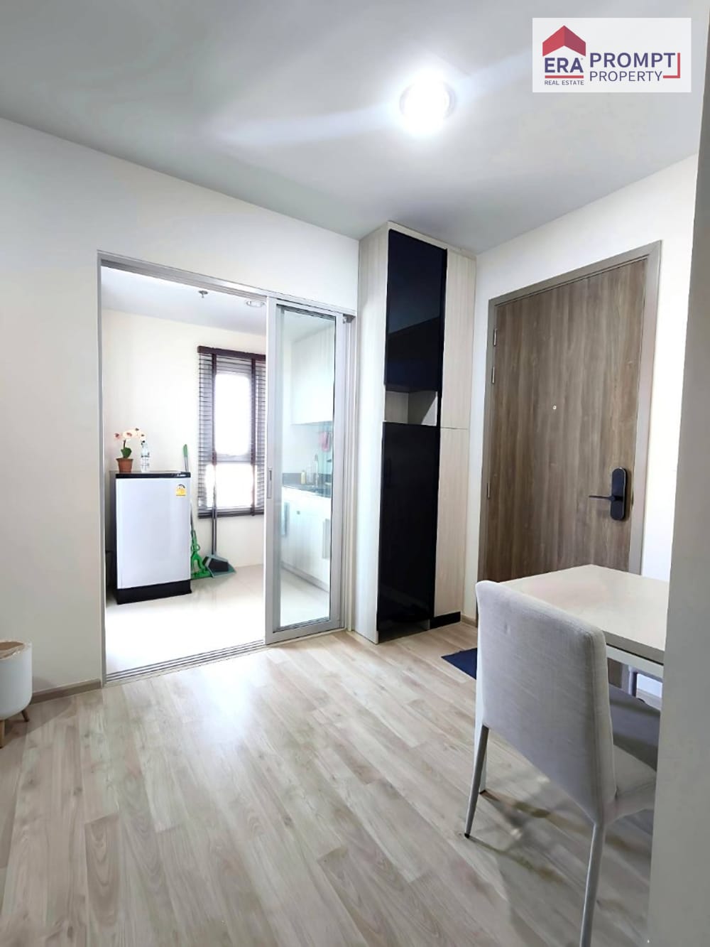 For Sale: Niche MONO Ramkhamhaeng Condominium Experience elevated living with one of the largest facility zones in Ramkhamhaeng — designed for every lifestyle. Bright, airy corner unit with modern design, relaxing atmosphere, and a beautiful open view. 19