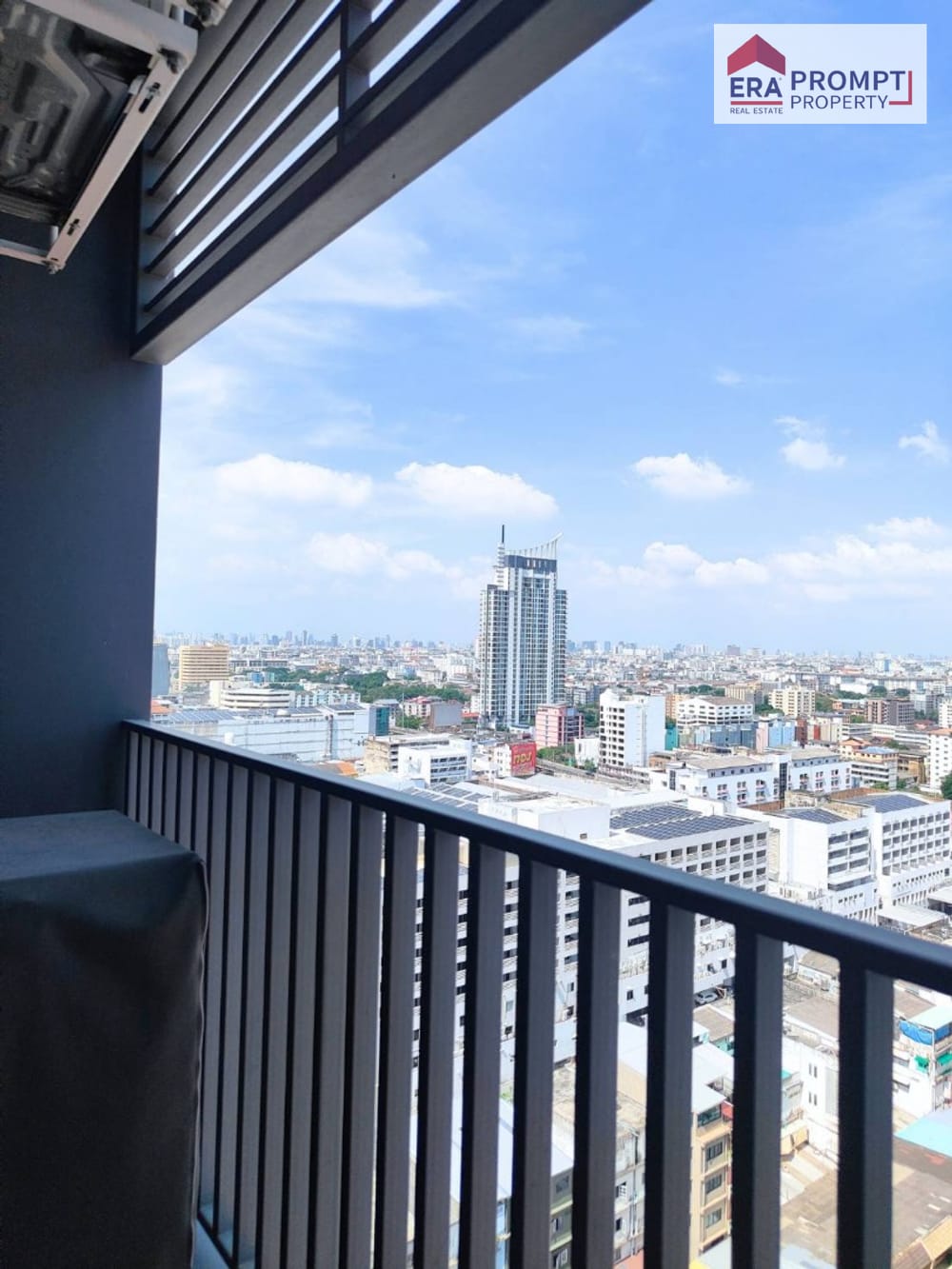 For Sale: Niche MONO Ramkhamhaeng Condominium Experience elevated living with one of the largest facility zones in Ramkhamhaeng — designed for every lifestyle. Bright, airy corner unit with modern design, relaxing atmosphere, and a beautiful open view. 24