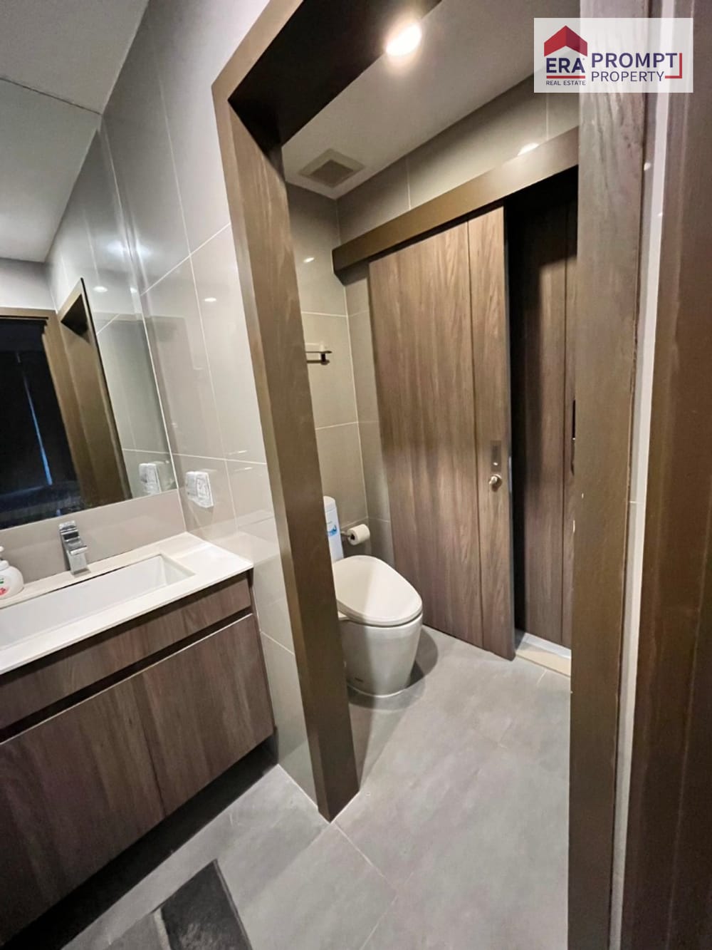 IDEO MOBI ASOKE Prime Location Near BTS Asoke 23