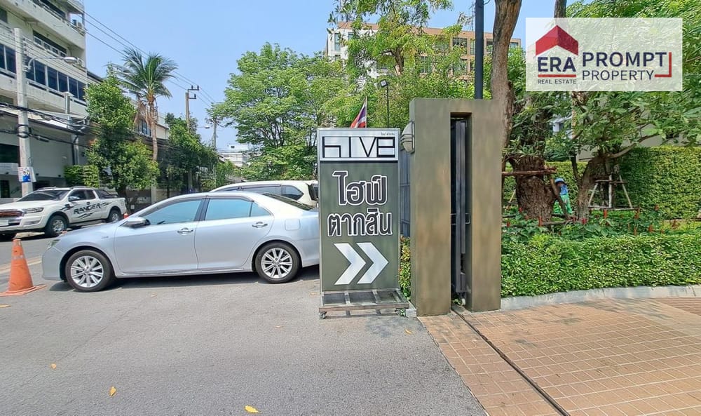 NPA For Sale – Condo Hive Taksin Excellent location, directly connected to BTS Taksin, easy access, in the heart of the city. 2
