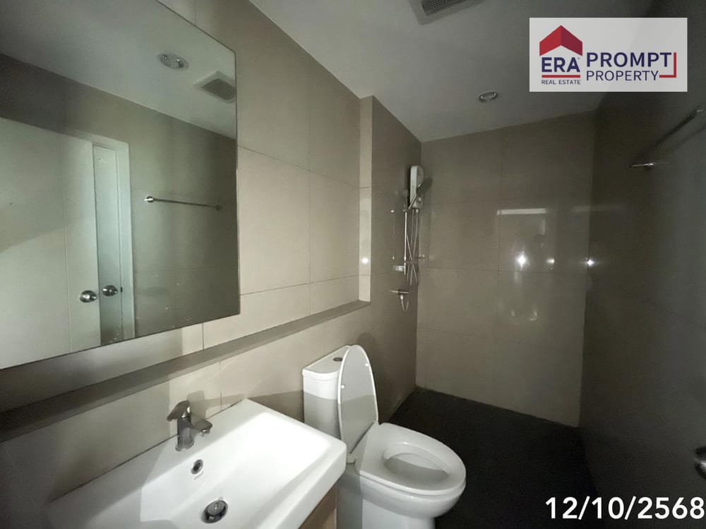 NPA For Sale The Tree Huamak Interchange Ready-to-move-in condo in a popular location, close to MRT Huamak Station, ideal for both living and investment. 5