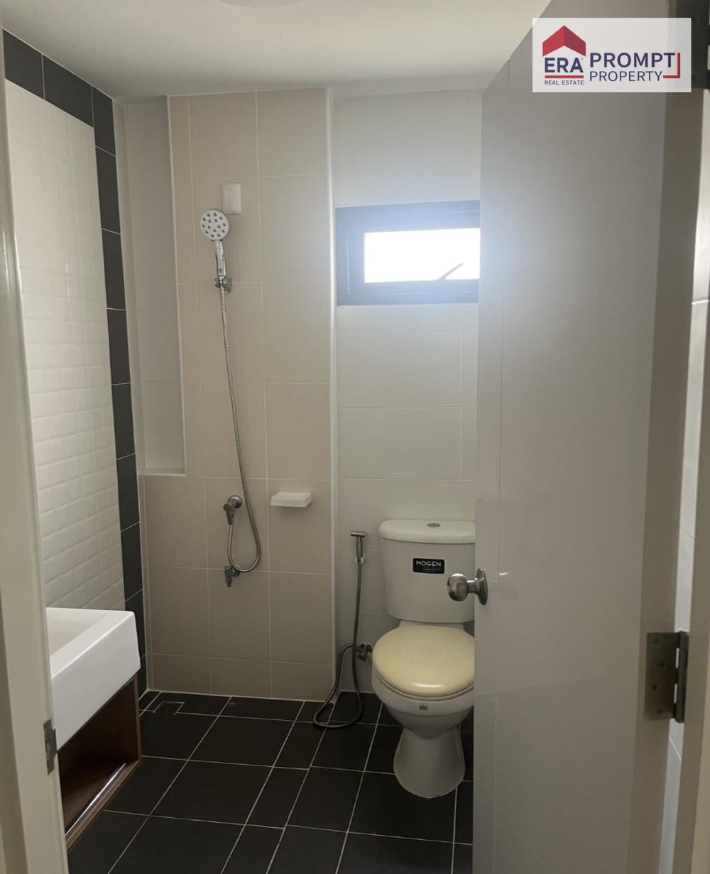 NPA For Sale Townhome for Sale – Baanfah Piyarom Tendro Wongwaen–Lumlukka Klong 6 11