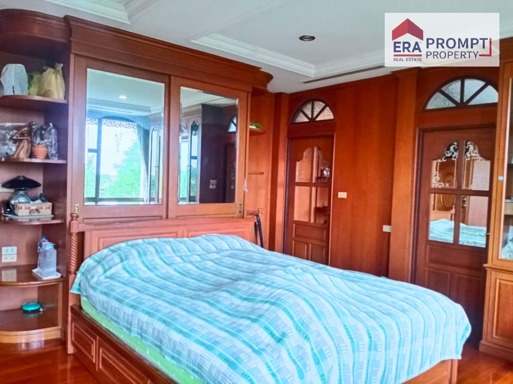 Spacious 11-Bedroom House for Sale 12