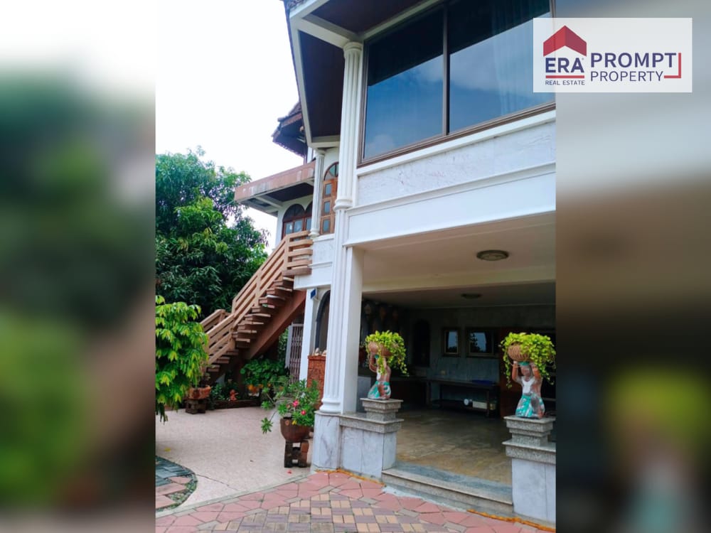 Spacious 11-Bedroom House for Sale 13