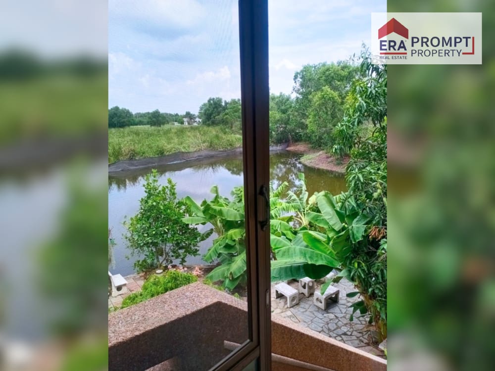 Spacious 11-Bedroom House for Sale 22