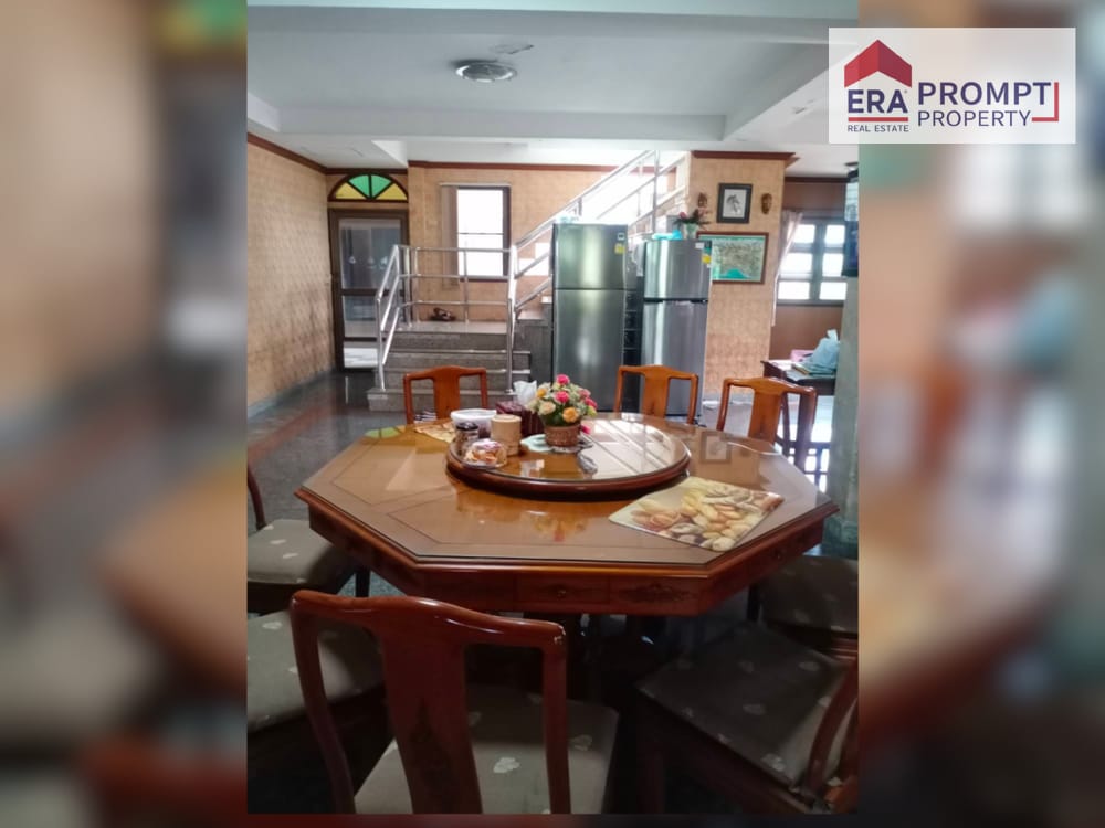 Spacious 11-Bedroom House for Sale 10