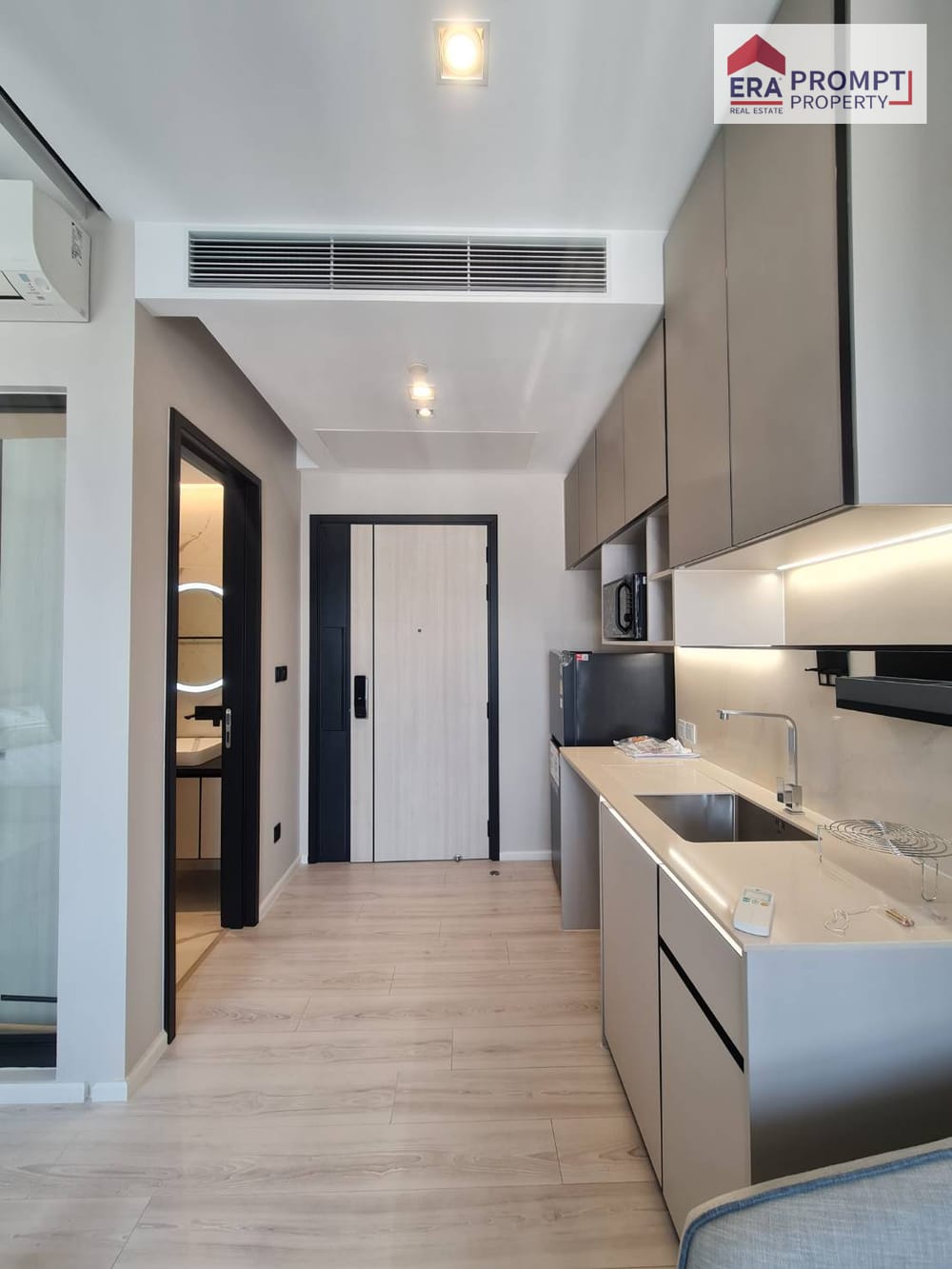 The Room Phayathai for Rent | Beautiful High-Floor City View 7