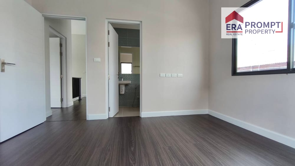 Продаю 4-к. дом, 180м², 2/2 эт. ЖК Bangkok Boulevard Ramkhamhaeng-Wongwaen 4