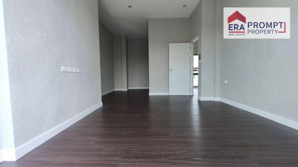 Продаю 4-к. дом, 180м², 2/2 эт. ЖК Bangkok Boulevard Ramkhamhaeng-Wongwaen 7