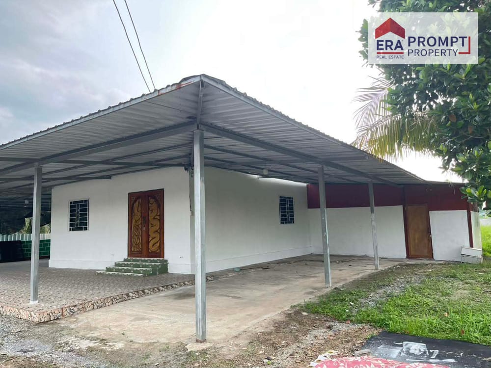 House for Sale in Phanat Nikhom, Chonburi | Large Land Plot at a Special Price Only THB 1.68 Million! 2