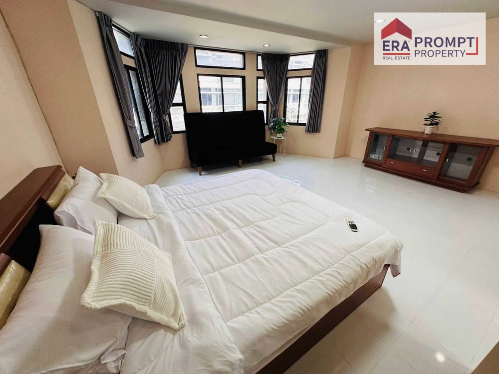 Сдам 4-к. таунхаус, 200м², в ЖК Sukhumvit 31 3