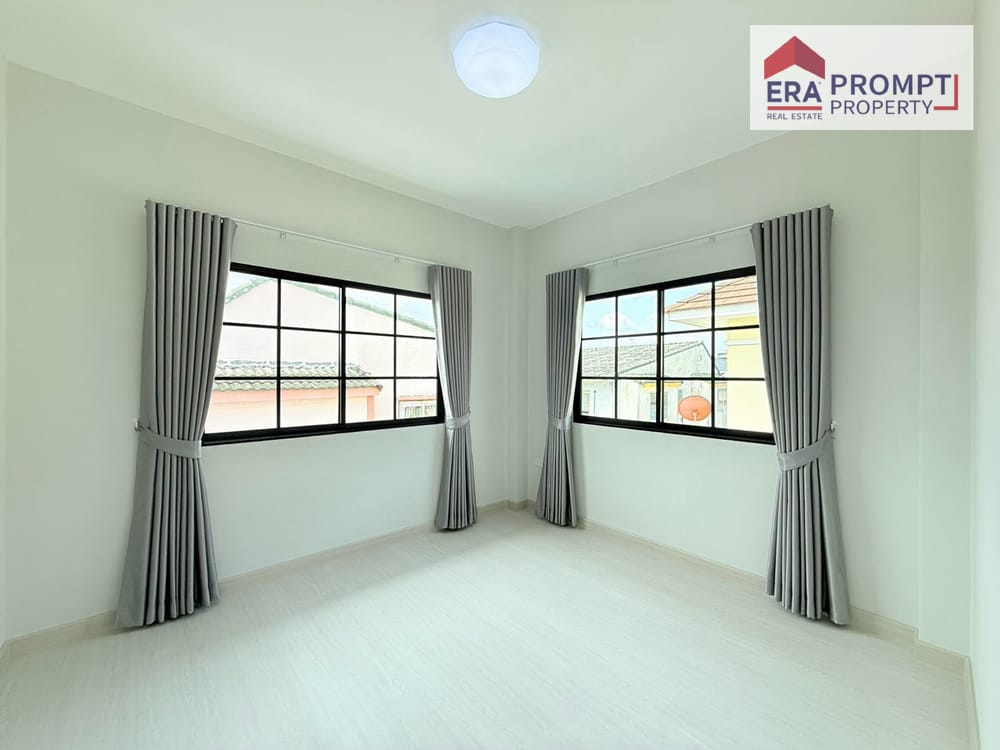 4-Bedroom House for Sale | Ratchaphruek Hathairat | Free Transfer Fees 12