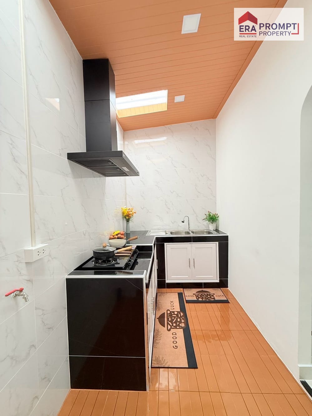 ขายทาวน์เฮาส์ 2 ชั้น หมู่บ้านจิรธร รามคำแหง 152 | ฟรีโอน 9