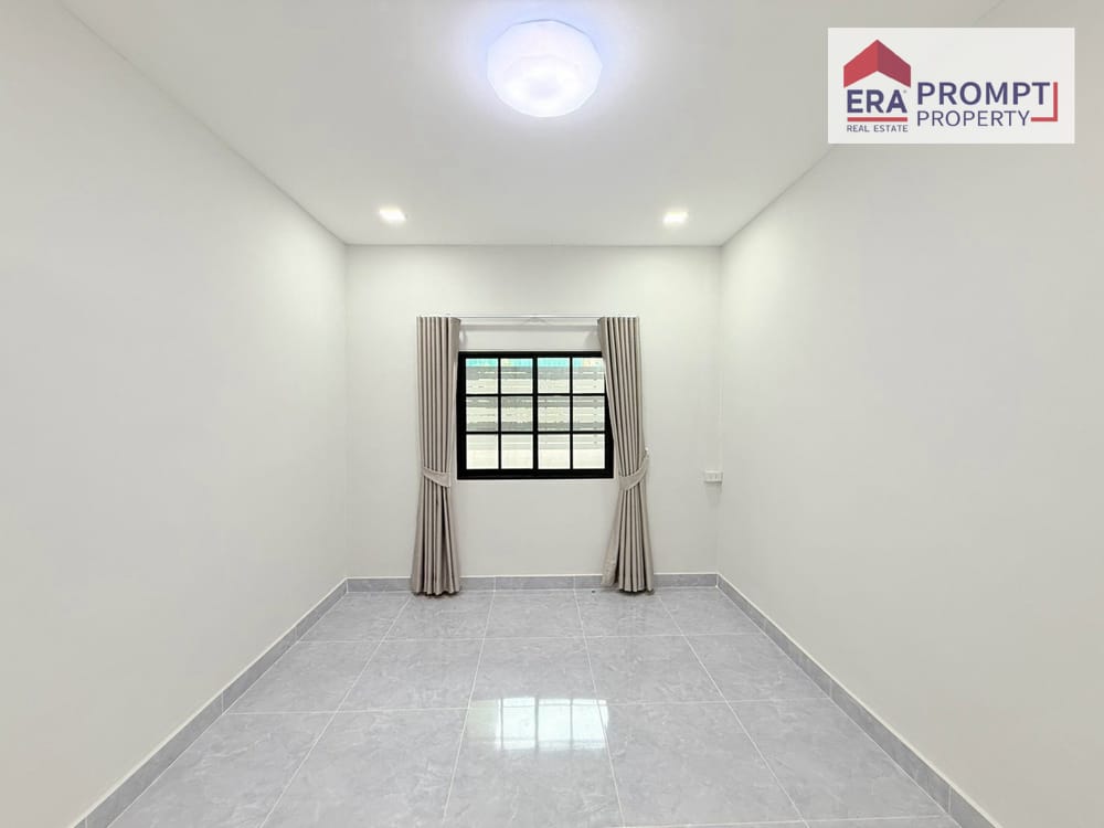  Spacious 5-Bedroom Renovated House, Ready to Move In | KC Garden Home 9 13