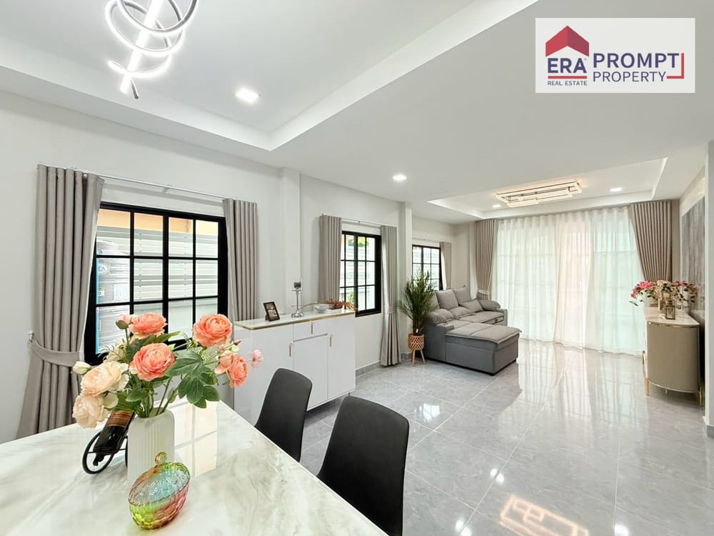  Spacious 5-Bedroom Renovated House, Ready to Move In | KC Garden Home 9 5