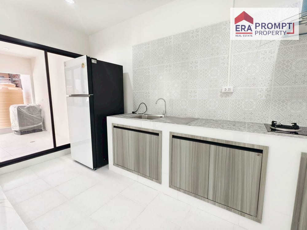 🏡✨ Beautiful Ready-to-Move-In Home! Just Bring Your Bags! Newly Renovated Minimalist Twin House 5.39 Million 8