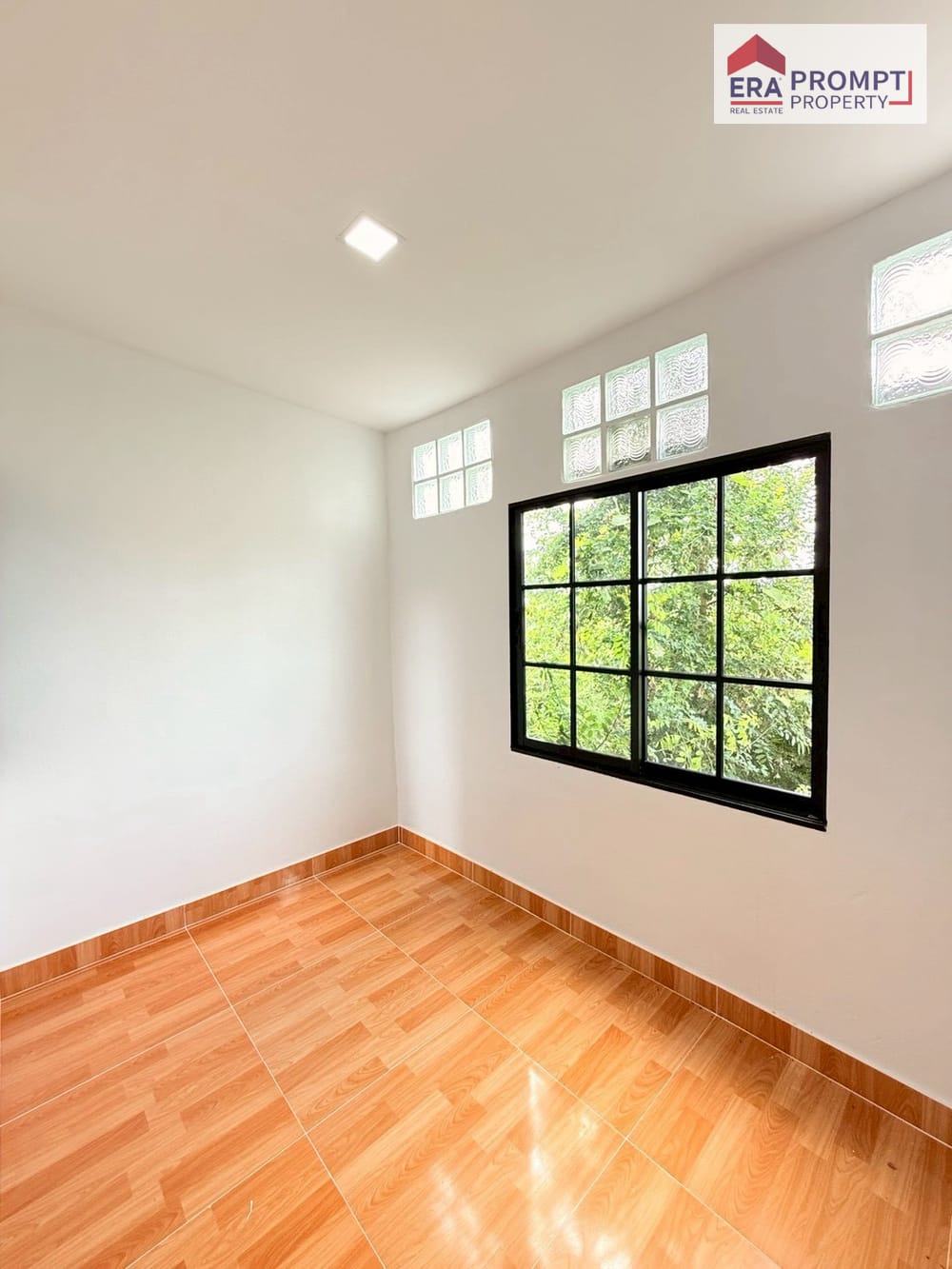 Urgent Sale! 2-Story Townhouse in Nong Chok, 4 Bedrooms, THB 2.35M, Transfer Fee Included, Move-In Ready 13