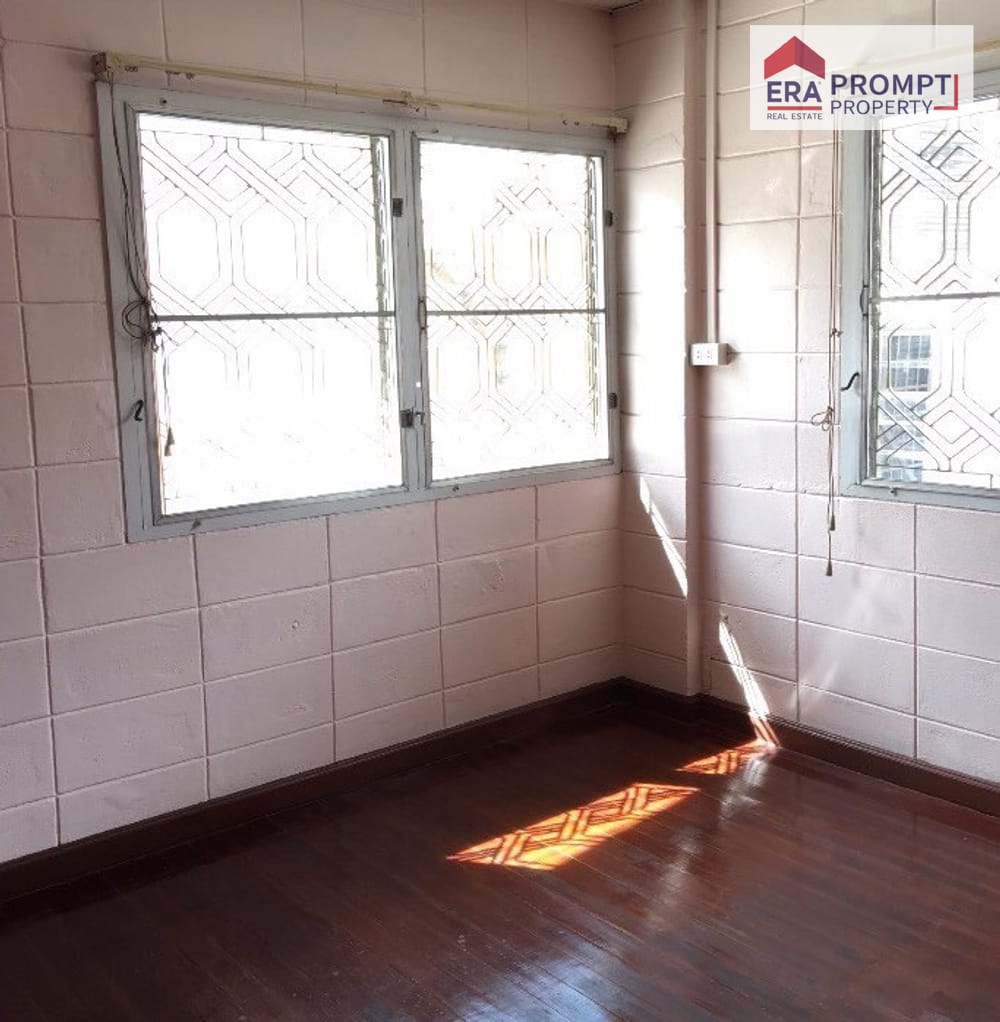House for Sale Prime Location, Soi Ngamwongwan 23 14