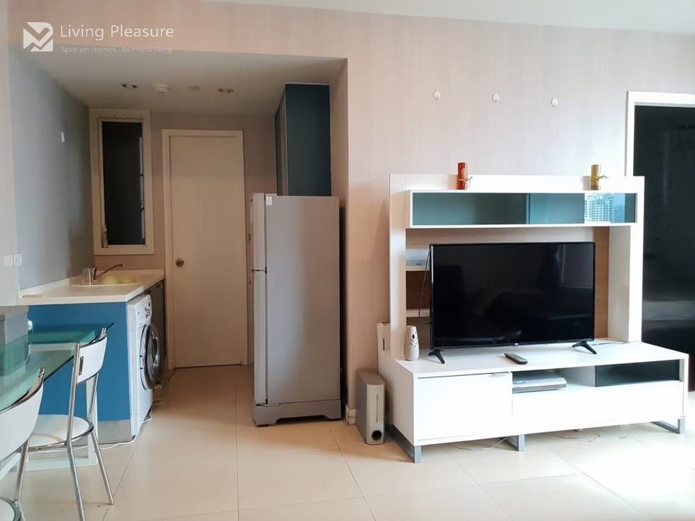 1 Bedroom Condo for Rent I Manhattan Chidlom - Pet Friendly and Close to ARL Ratchaprarop 9