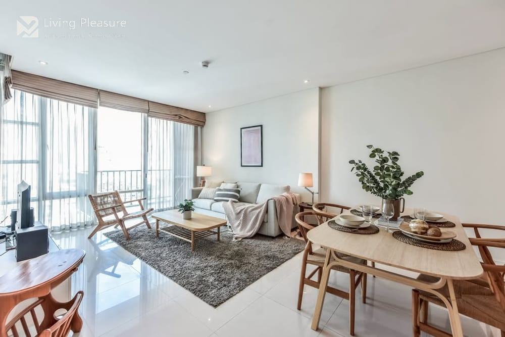 2-Bedroom Pet-Friendly Condo for Rent I Fullerton Sukhumvit I Near BTS Ekkamai 2