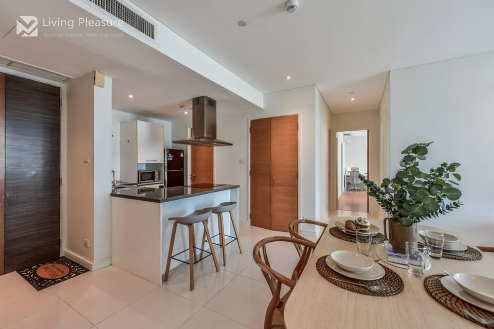 2-Bedroom Pet-Friendly Condo for Rent I Fullerton Sukhumvit I Near BTS Ekkamai 3
