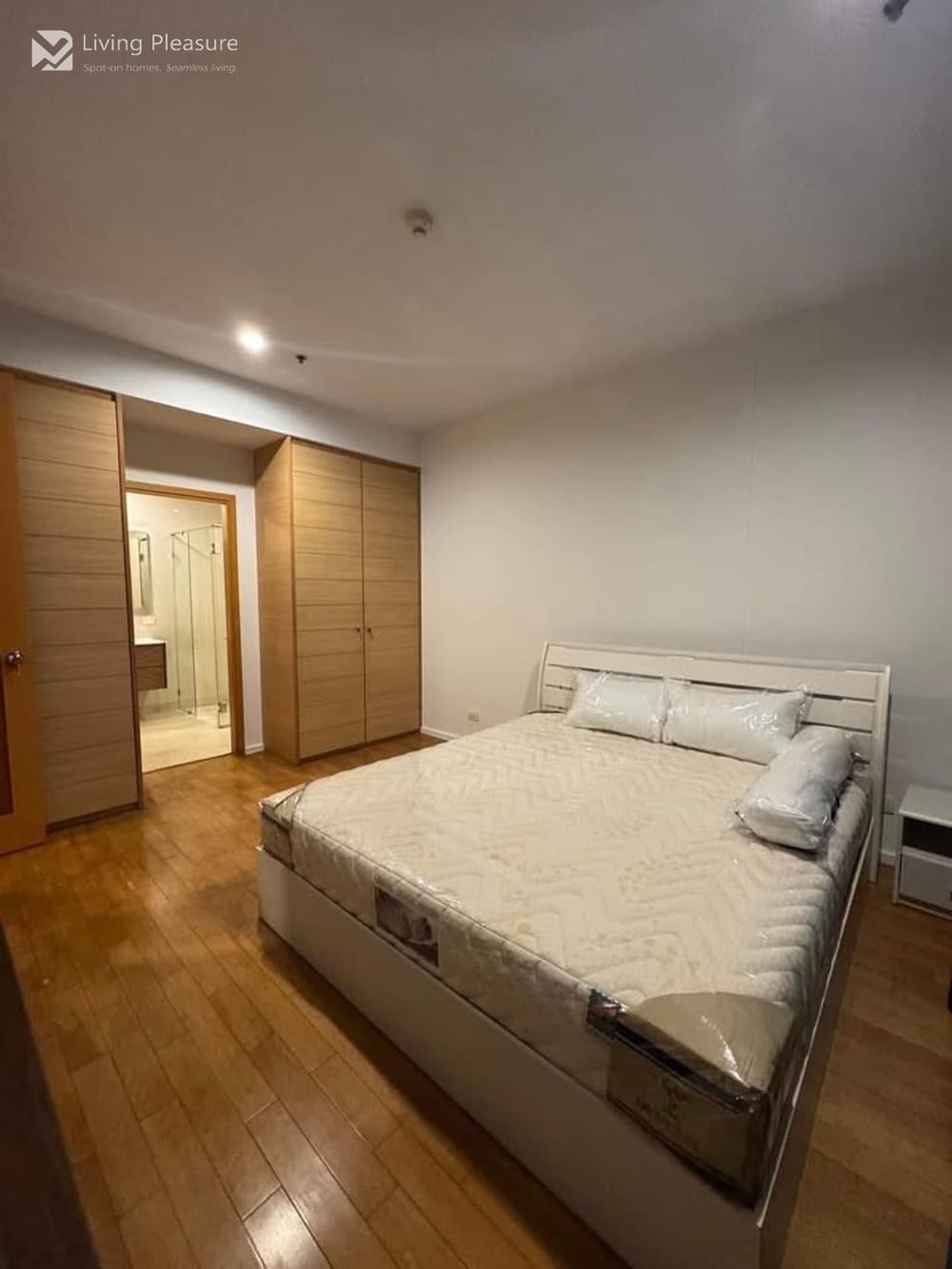 2 Bedrooms for Rent I The Empire Place Sathorn - Narathiwas I BTS Chongnonsi 9
