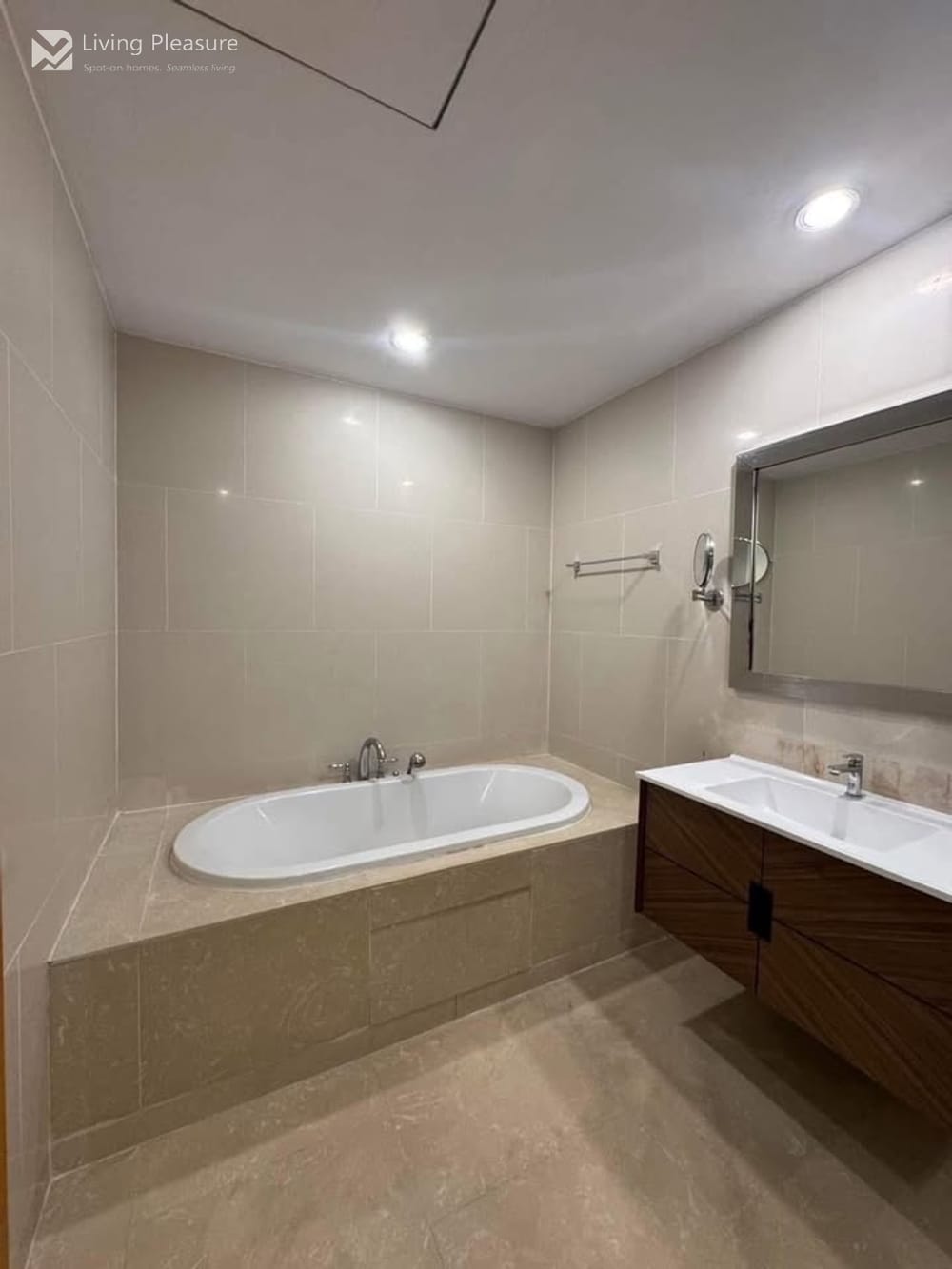 2 Bedrooms for Rent I The Empire Place Sathorn - Narathiwas I BTS Chongnonsi 10