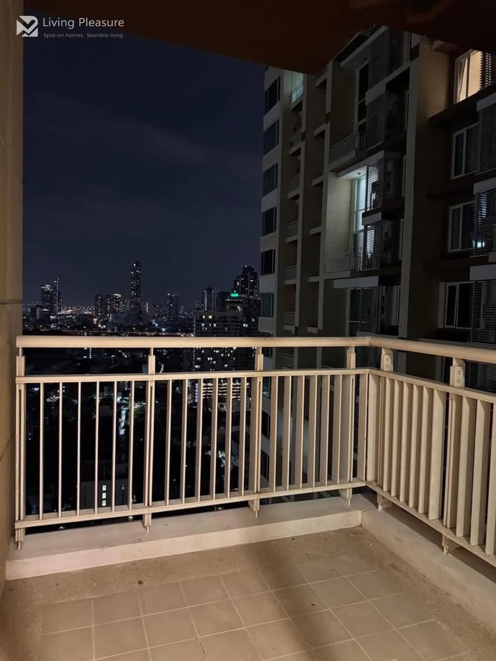 2 Bedrooms for Rent I The Empire Place Sathorn - Narathiwas I BTS Chongnonsi 13