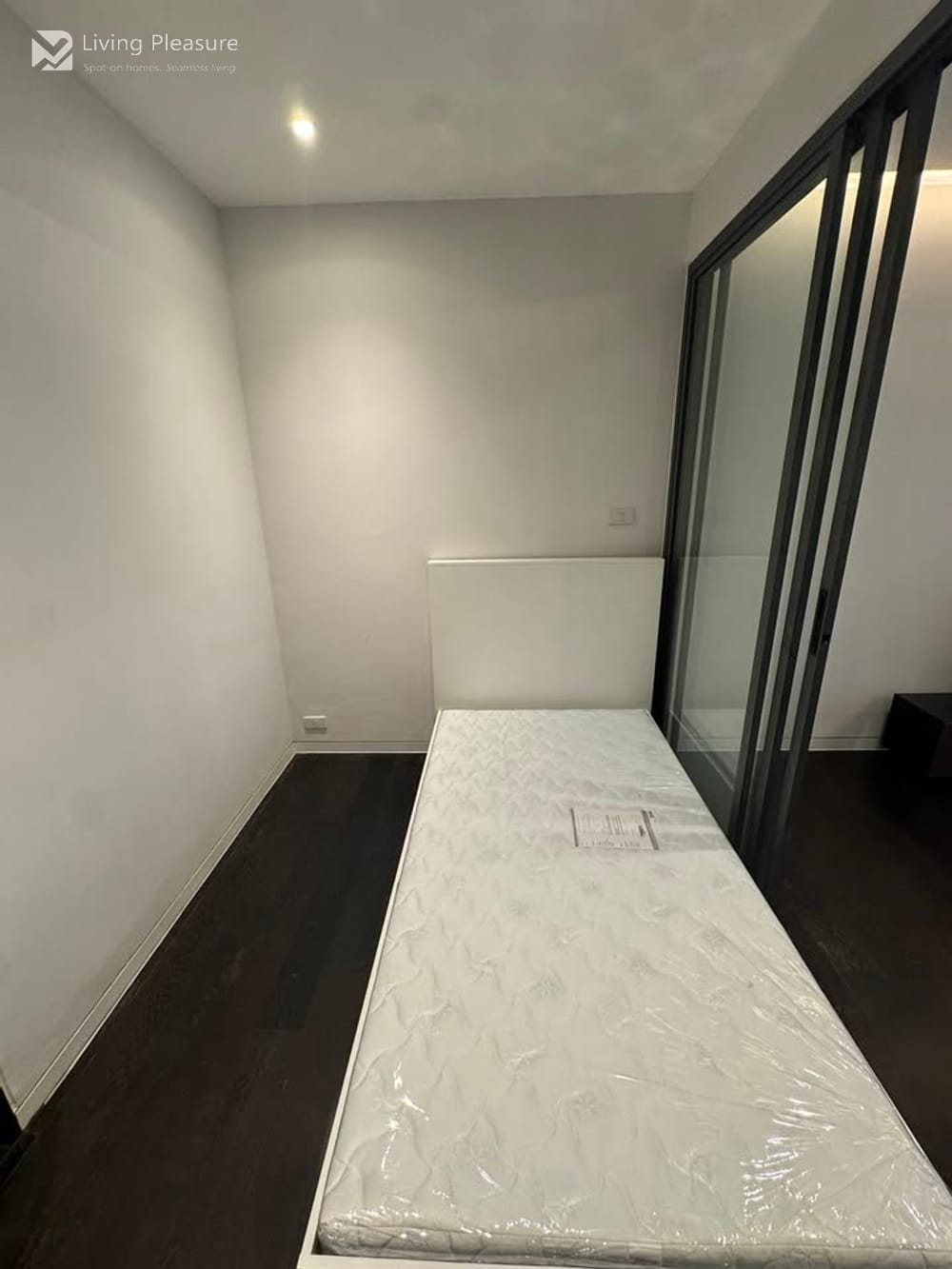 Modern 2-Bedroom Condo for Sale and Rent I Siamese Gioia 13