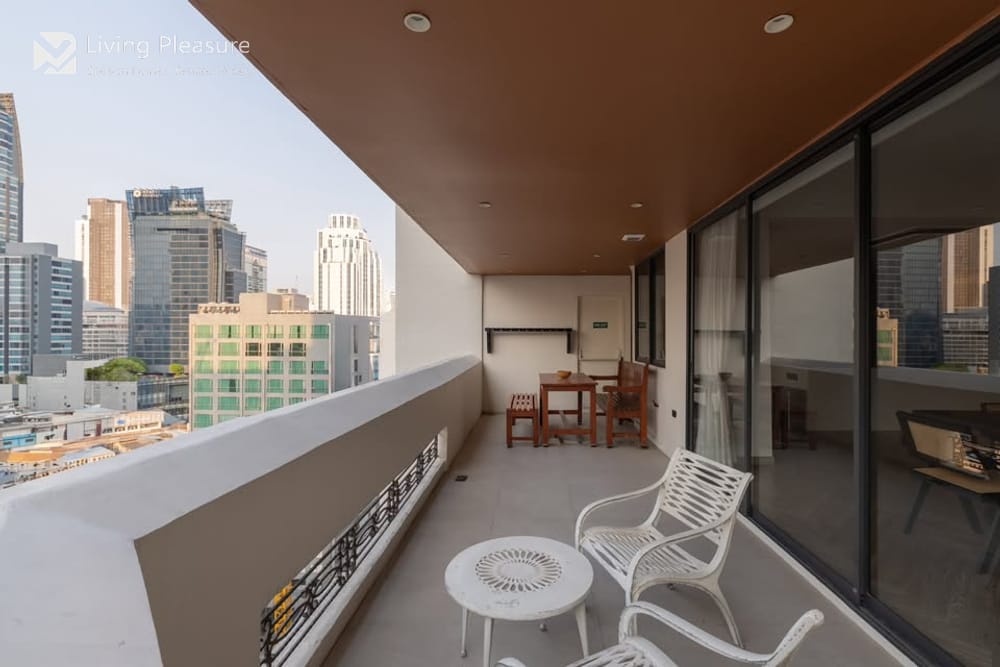 Modern 2-Bedroom Condo for Sale I Newton Tower I BTS Nana 13