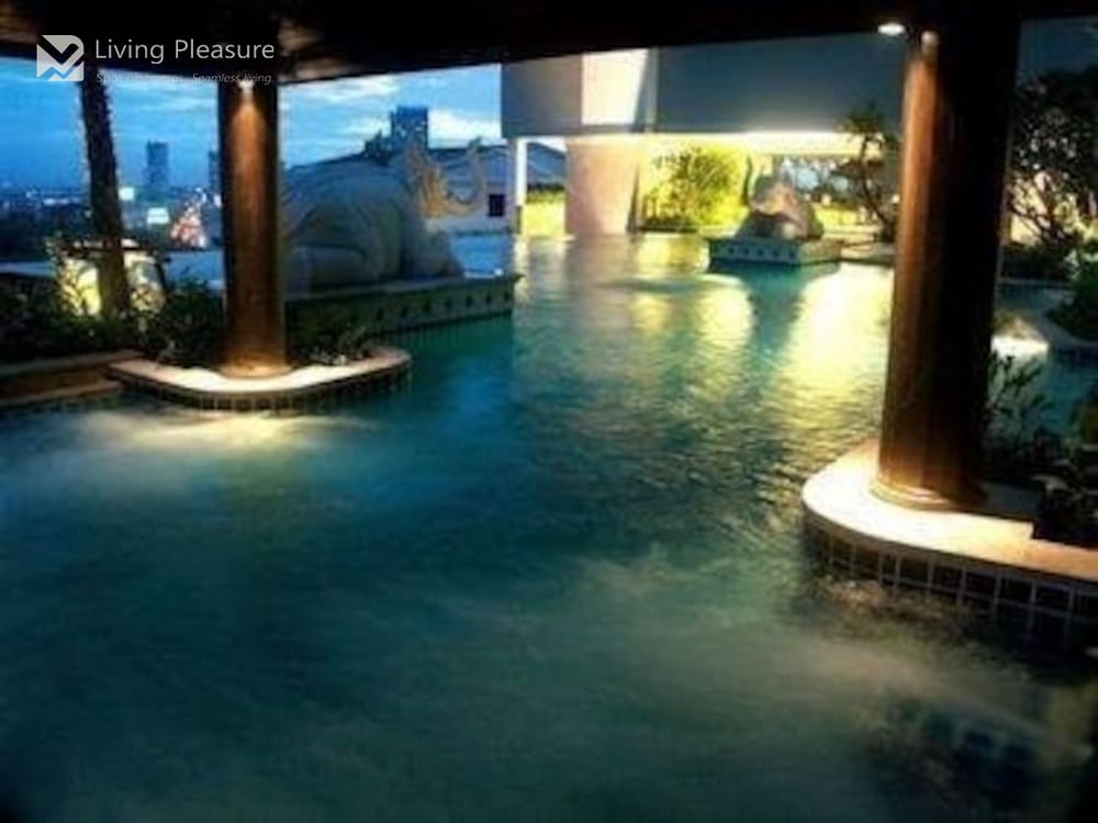 Luxury 1 Bedroom Condo for Rent | Baan Sathorn Chaophraya 23