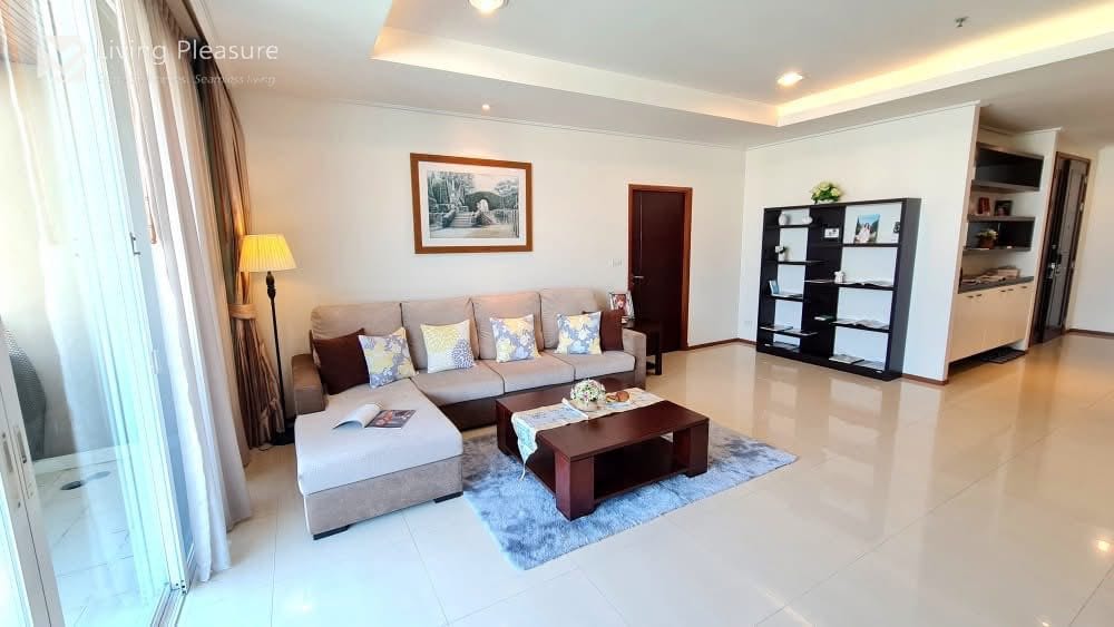 Luxury 3-Bedroom Apartment for Rent | 289 sqm | High Floor 3
