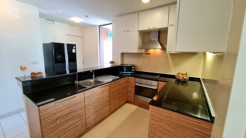 Luxury 3-Bedroom Apartment for Rent | 289 sqm | High Floor 7