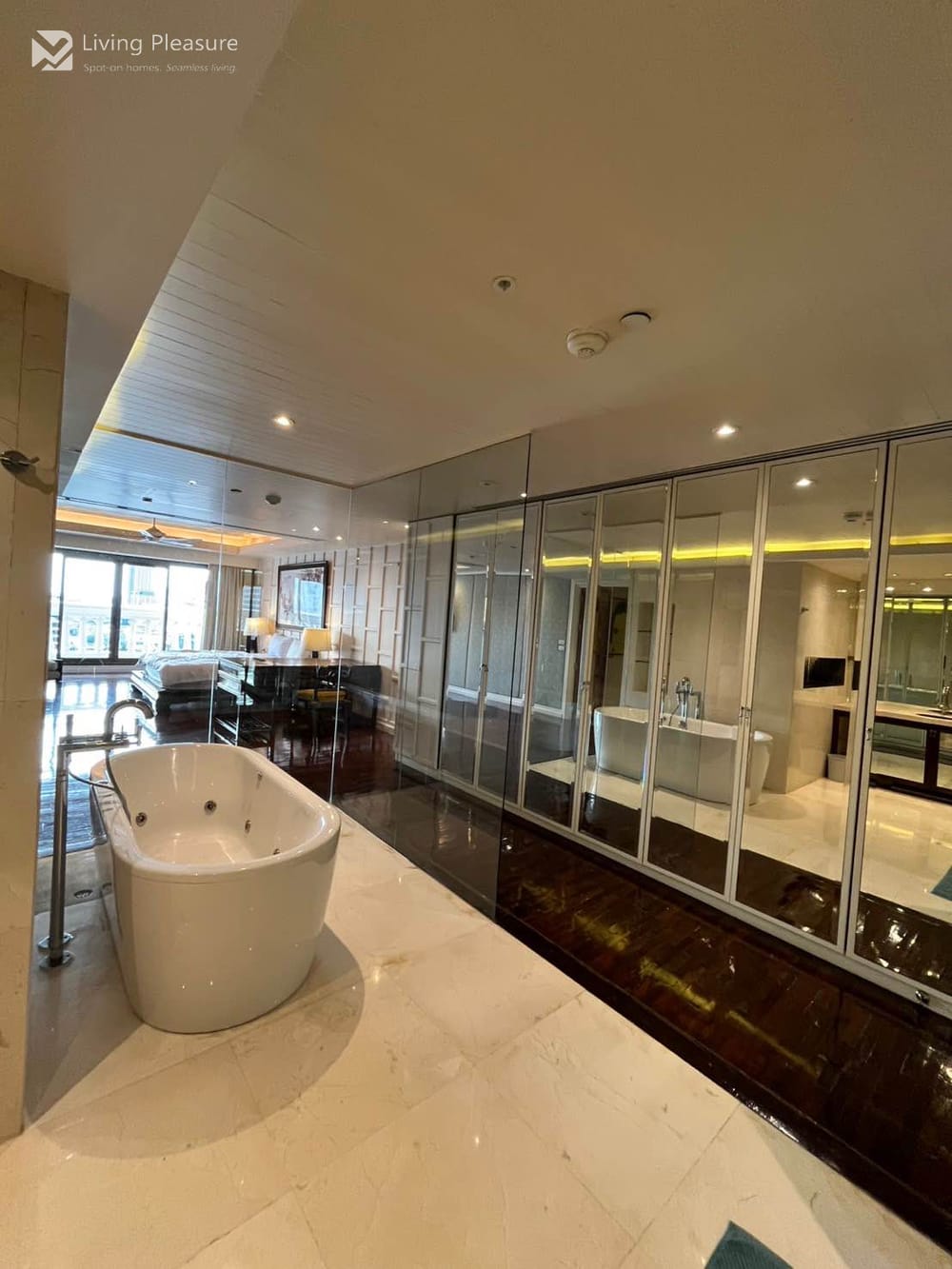 ให้เช่า 2 ห้องนอน คอนโด ใน ณุศา สเตท ทาวเวอร์ (State Tower) 3