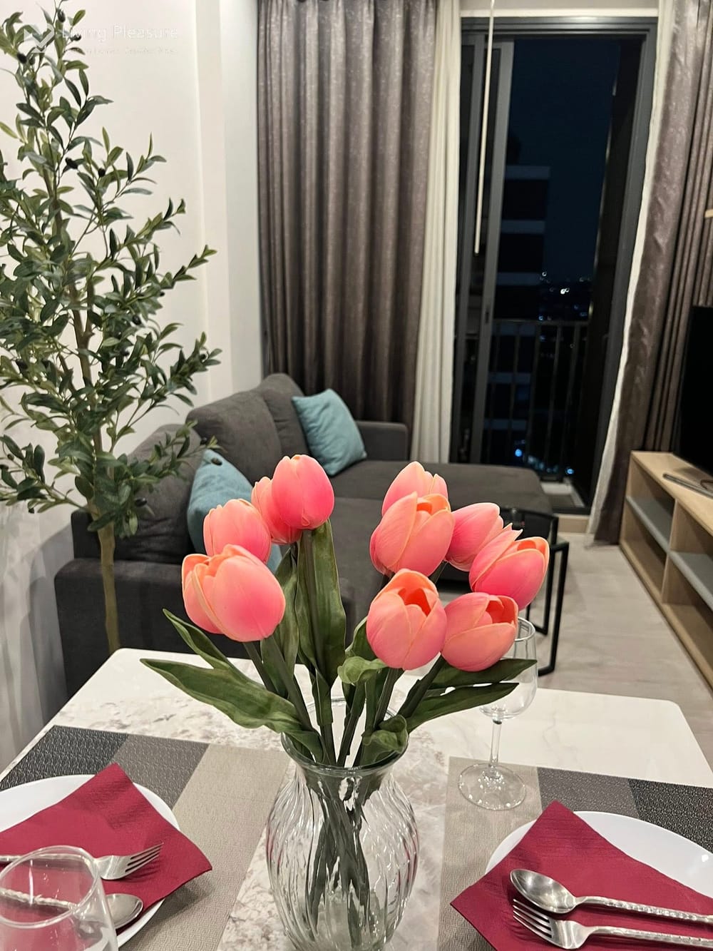 Pet-Friendly 2-Bedroom Condo for Sale and Rent I M Thonglor 10 4