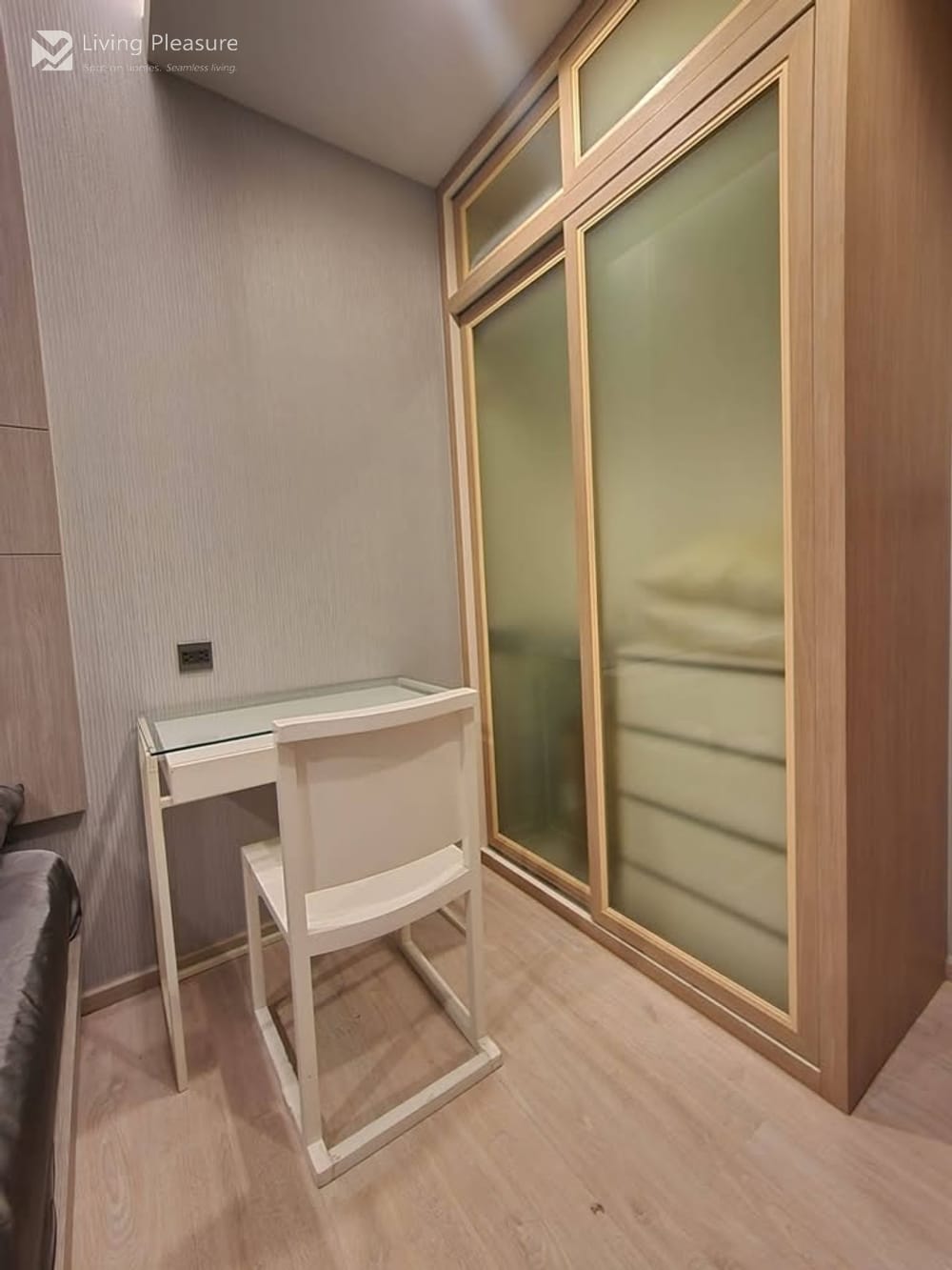 Pet-Friendly 1 Bedroom Condo for Rent in M Thonglor 10 12