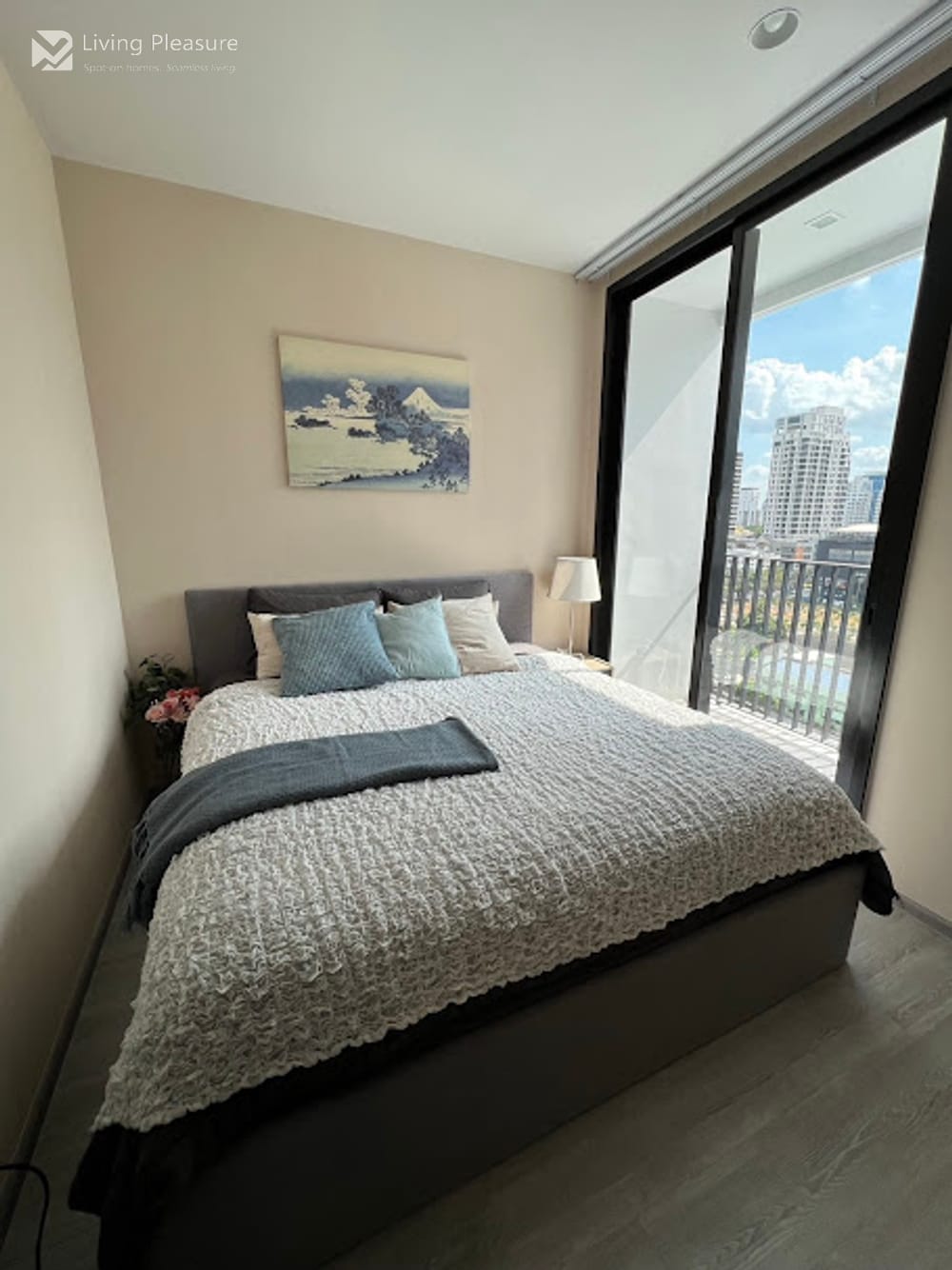 2-Bedroom Condo For Rent I XT Ekkamai 3