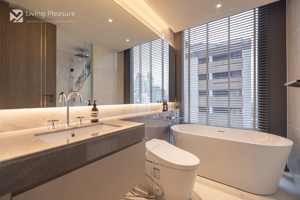 1-Bedroom Condo for Rent I Tonson One Residence, Pet-Friendly I BTS Chit Lom 25