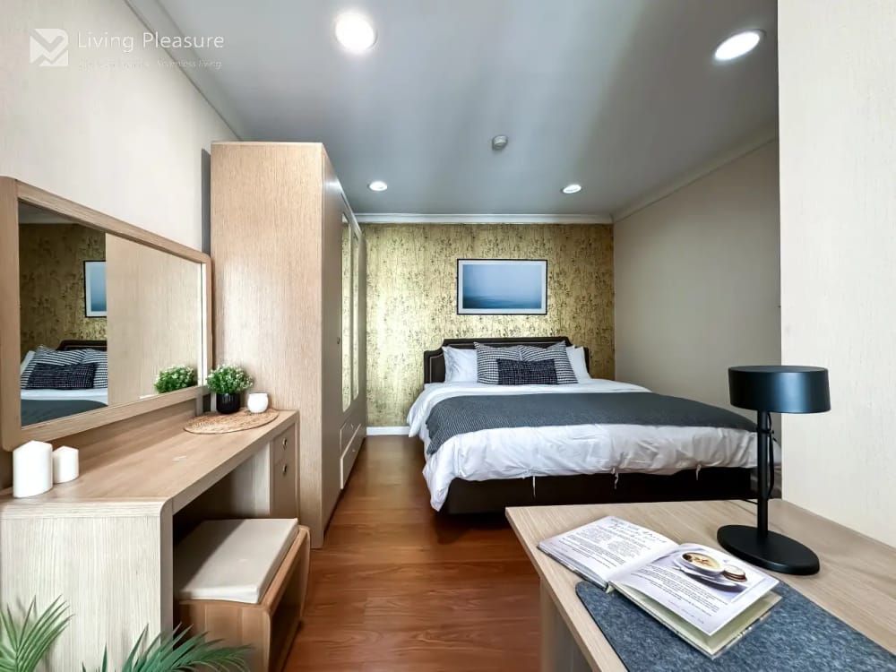 Lumpini Suite Sukhumvit 41 | Spacious 2-Bedroom Apartment | Ultra-Fast WiFi | Private Pool | Phrom Phong 14
