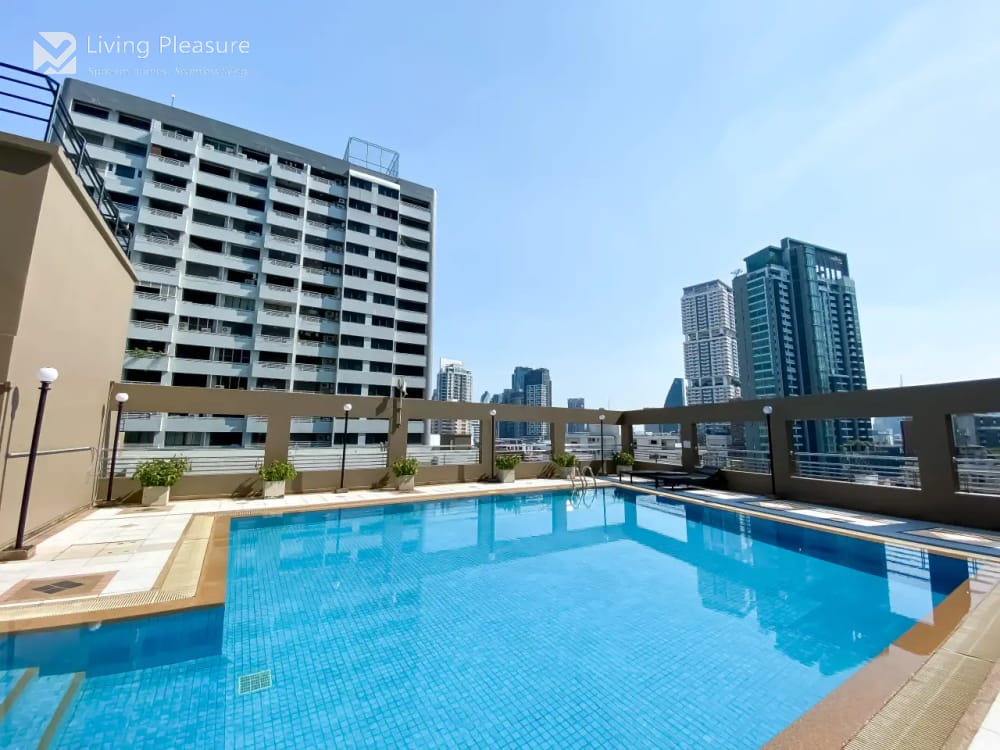 Lumpini Suite Sukhumvit 41 | Spacious 2-Bedroom Apartment | Ultra-Fast WiFi | Private Pool | Phrom Phong 2