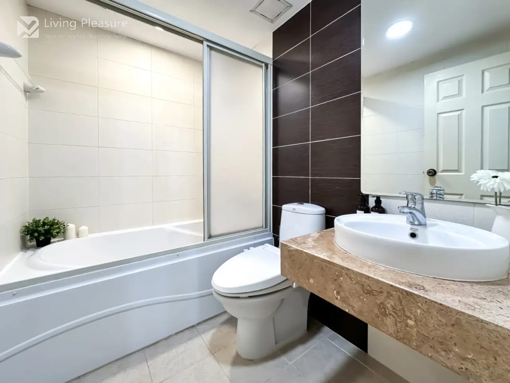 Lumpini Suite Sukhumvit 41 | Spacious 2-Bedroom Apartment | Ultra-Fast WiFi | Private Pool | Phrom Phong 26