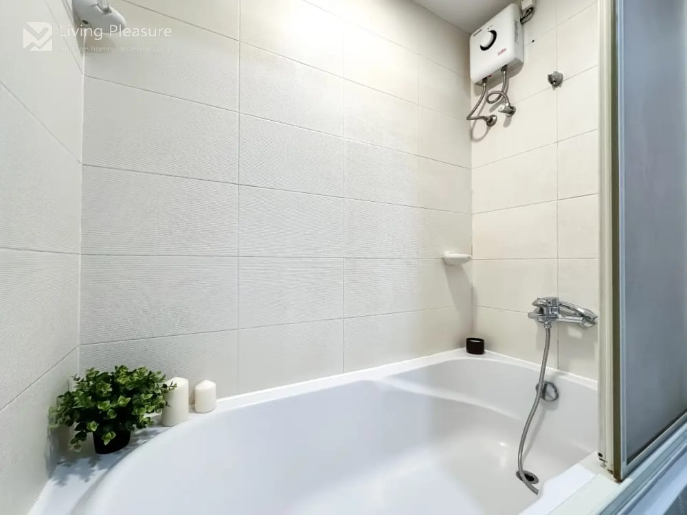 Lumpini Suite Sukhumvit 41 | Spacious 2-Bedroom Apartment | Ultra-Fast WiFi | Private Pool | Phrom Phong 27