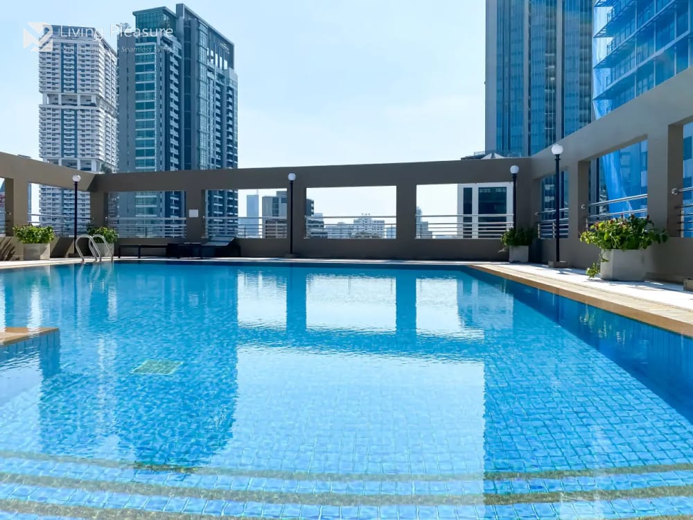Lumpini Suite Sukhumvit 41 | Spacious 2-Bedroom Apartment | Ultra-Fast WiFi | Private Pool | Phrom Phong 31